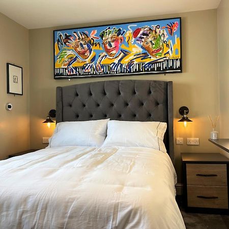Superb Townhouse Near Vibrant Gloucester Road Бристоль Экстерьер фото
