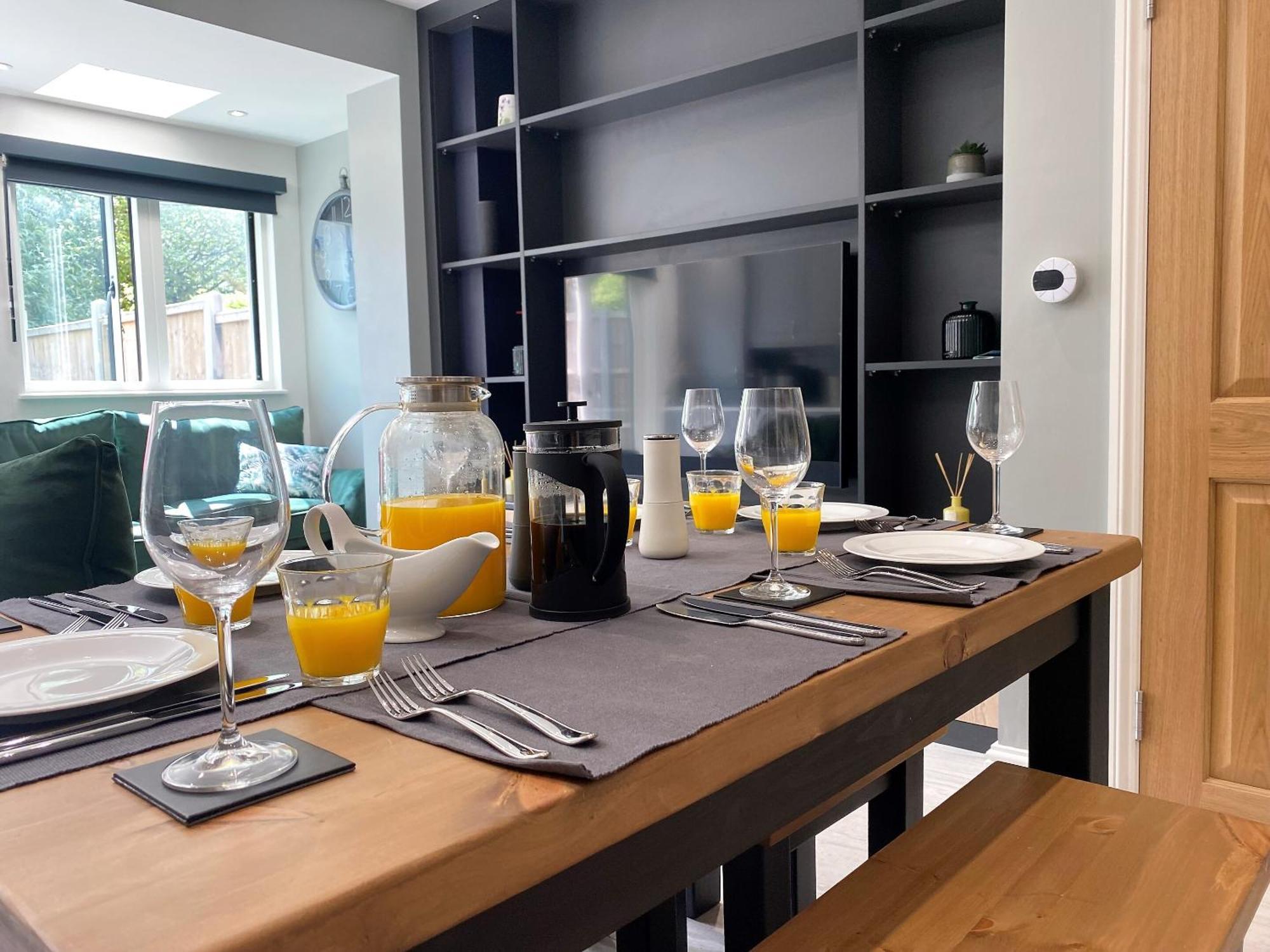 Superb Townhouse Near Vibrant Gloucester Road Бристоль Экстерьер фото