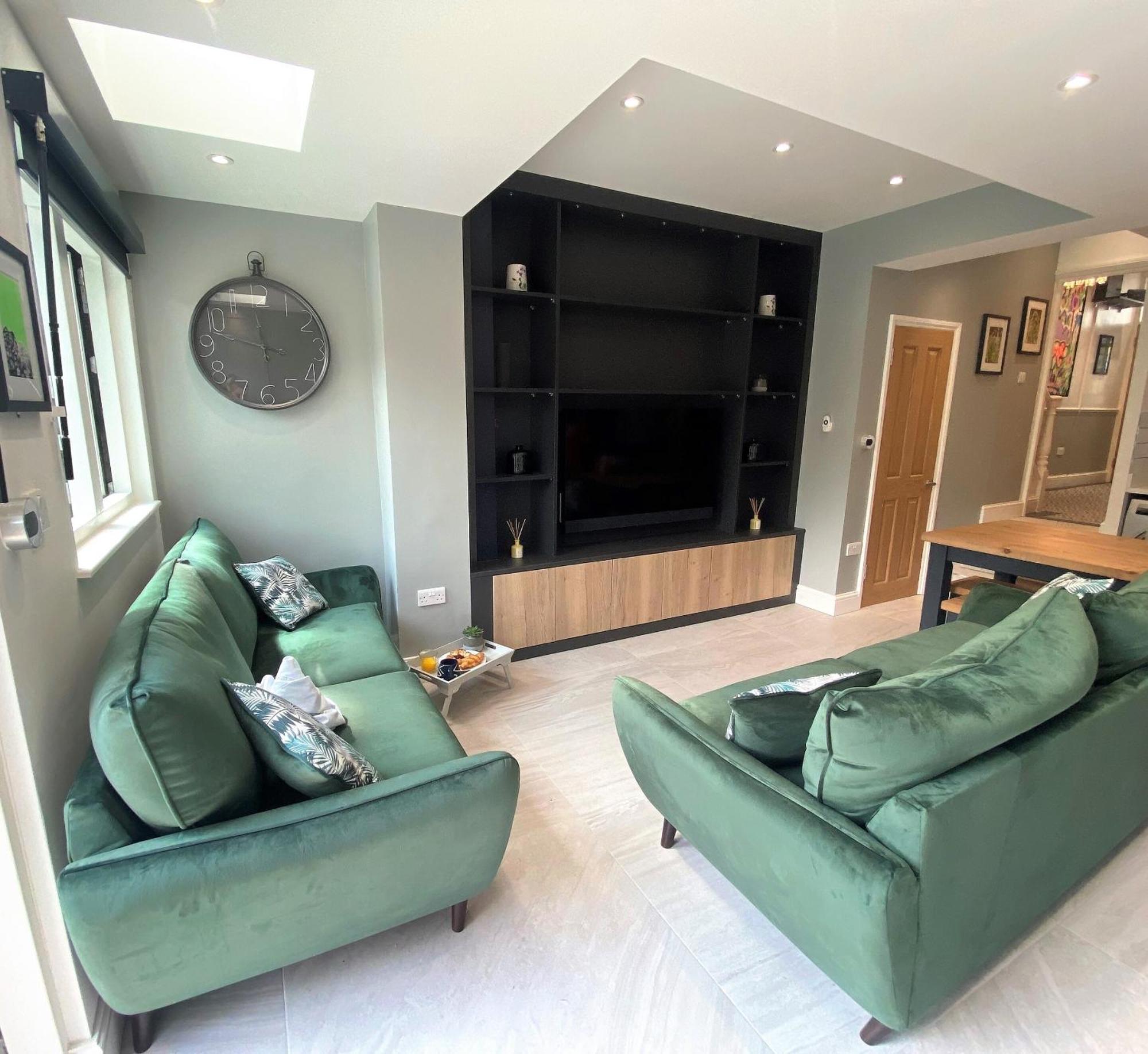 Superb Townhouse Near Vibrant Gloucester Road Бристоль Экстерьер фото